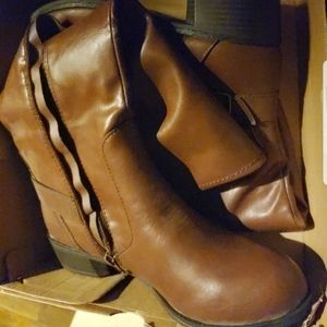 Brown boots